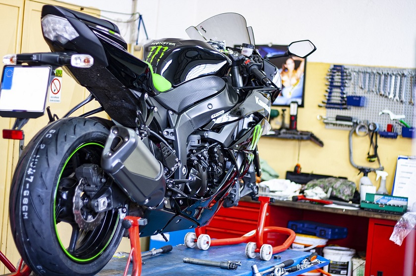 Touring on a motorcycle - Servicing