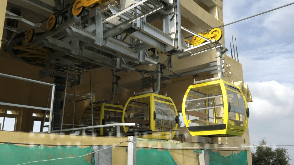 Cable car facility at Surkanda Devi temple