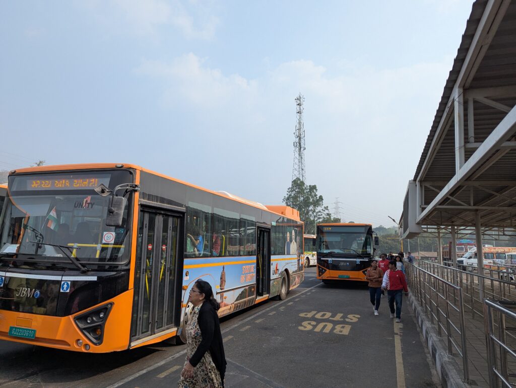 Free bus shuttle - Statue of Unity